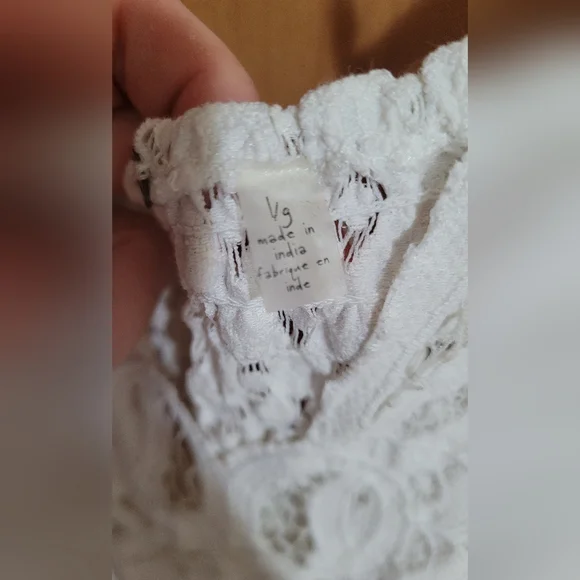 Elegant White Lace Maxi Dress - Picture 5 of 6